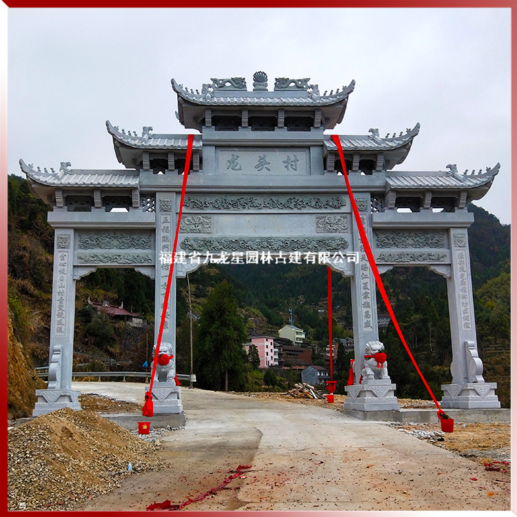 農村三門牌坊石雕圖片